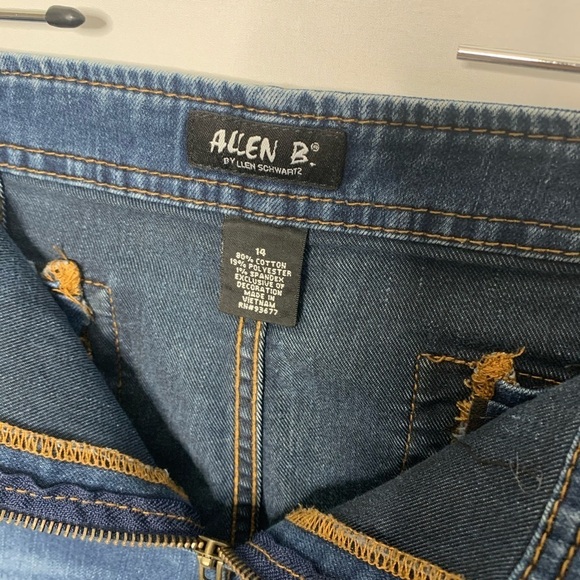 Allen B Schwartz Wide Leg Jeans - Picture 5 of 11